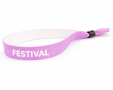 Pinkit festarirannekkeet